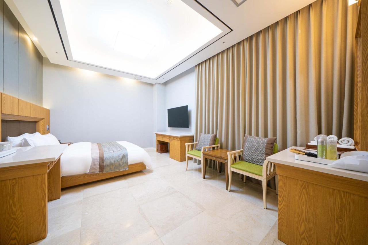 Hotel Core Naju Bagian luar foto