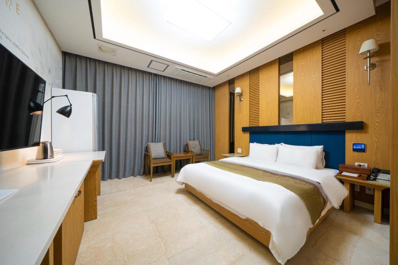 Hotel Core Naju Bagian luar foto