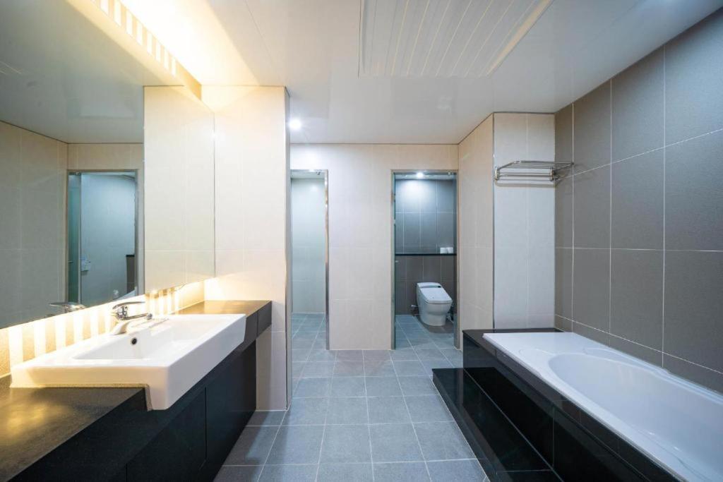 Hotel Core Naju Bagian luar foto