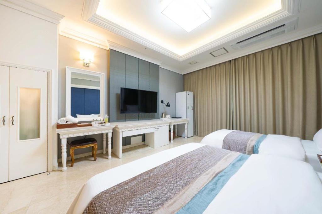 Hotel Core Naju Bagian luar foto