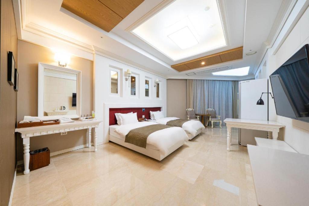 Hotel Core Naju Bagian luar foto