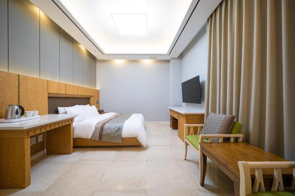 Hotel Core Naju Bagian luar foto