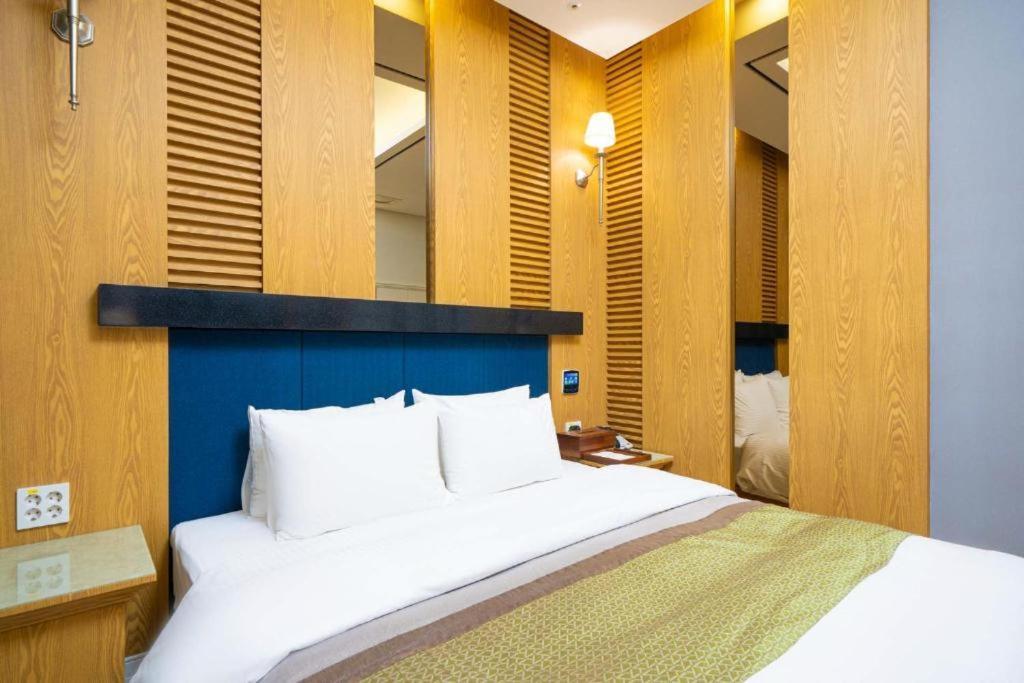 Hotel Core Naju Bagian luar foto
